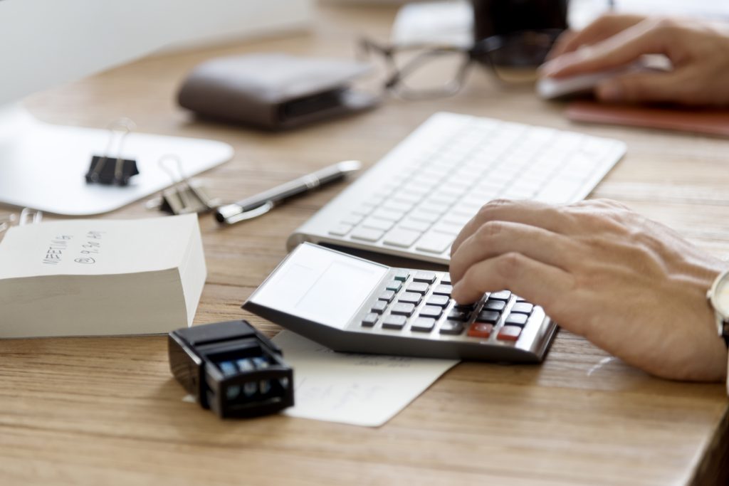 gestion des obligations administratives et fiscales pour un freelance